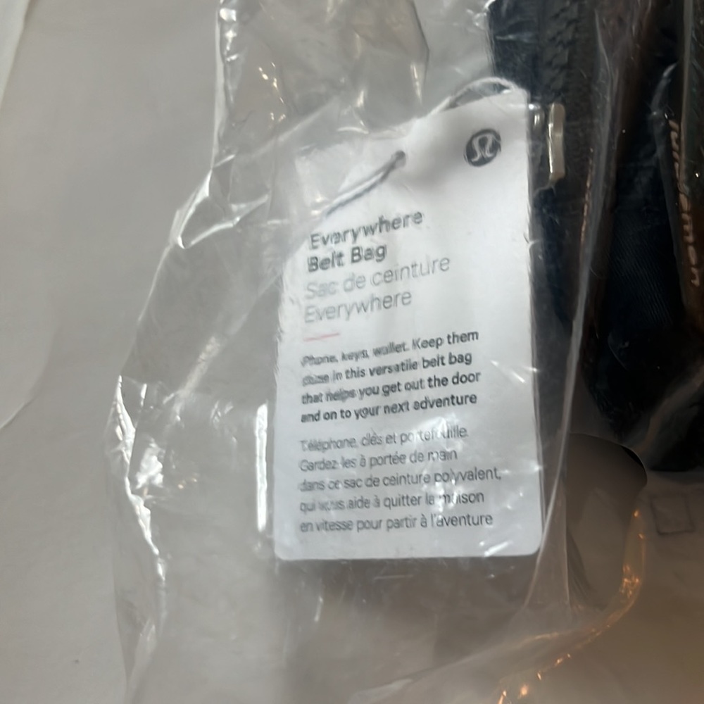 LULULEMON Large Everywhere Bag Black Pack Belt Bag- NEW WITH TAGS! - Picture 4 of 6